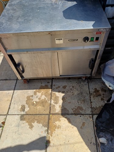 Moffat hot cupboard and - cupboard, bain
